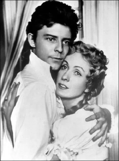 Dans quel livre classique nous conte-t-on les amours de Madame de Rénal ?