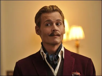 Quel est le nom du personnage qu'il interprète dans "Charlie Mortdecai" ?