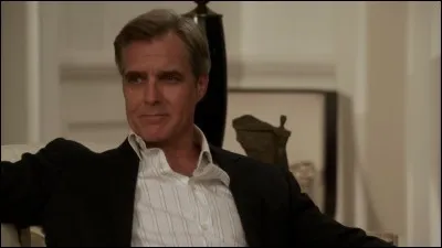 Qui joue le rôle de Conrad Grayson ?