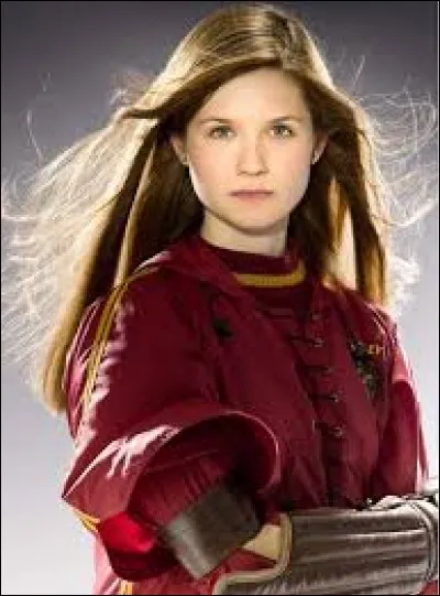 Quel poste occupe-t-elle au Quidditch ? 
Et quel poste veut-elle avoir ? (livre)