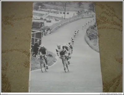 Il échoue au championnat du monde de 1966, terminant à une inhabituelle 2e place. Qui le devance pour le titre ?