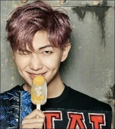 Quels membres ont composé les paroles de la première chanson de BTS ?