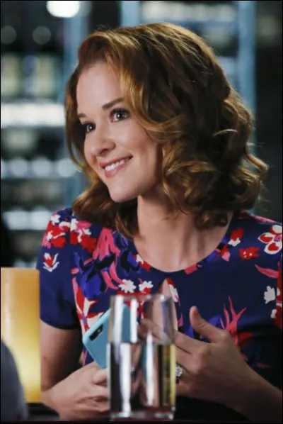 Avec qui April perd-elle sa virginité ?