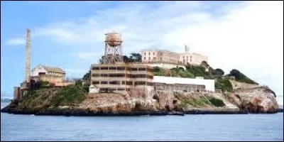 Quatre prisonniers se sont évadés d'Alcatraz.
