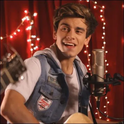 Comment l'acteur, qui interprête le rôle de Gastón, s'appelle-t-il ?