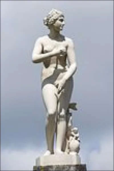 Qui est l'auteur de cette statue "Aphrodite pudique" ?
