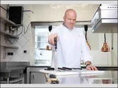 Combien de membres compte à ce jour la brigade du chef Etchebest ?