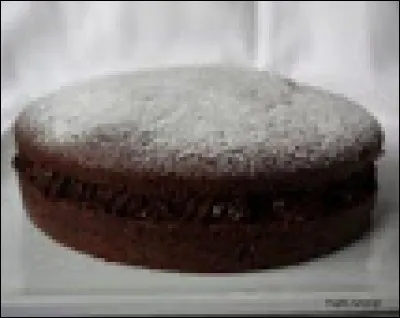 Qu'allez-vous faire à ce gâteau au chocolat notamment composé de ganache et de chocolat noir entre autres ingrédients ?