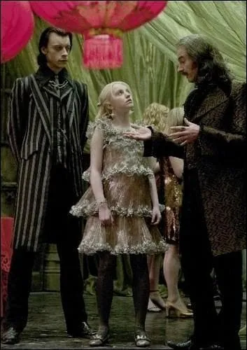 Luna va  la soire de Slughorn avec Harry.