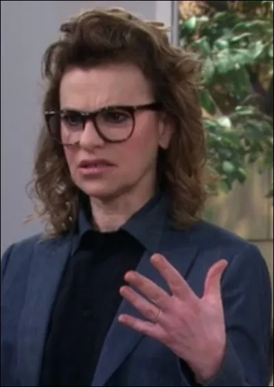 Comment se nomme ce personnage de 2 Broke Girls ?