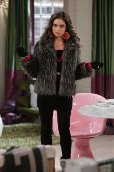 Comment se nomme ce personnage de 2 Broke Girls ?