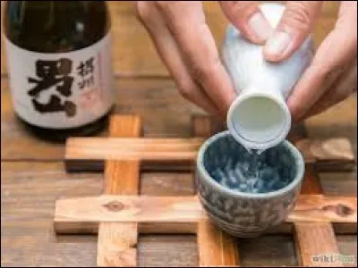 Quel alcool est utilisé pour faire le saké ?