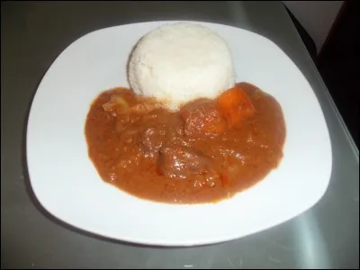 Comme se nomme la forme assez p&acirc;teuse qui accompagne la sauce de gombo ?