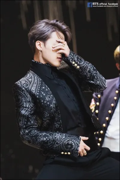 En quelle année Jimin a-t-il eu les cheveux gris ?