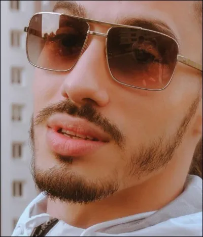 En quelle année N.O.S est-il né ?