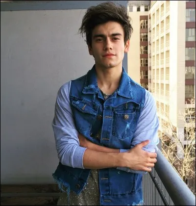 Dans quelle série Agustin a-t-il joué ?