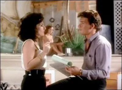 Laquelle de ces femmes est considérée comme une poupée de bungalow par Max Kellerman ?