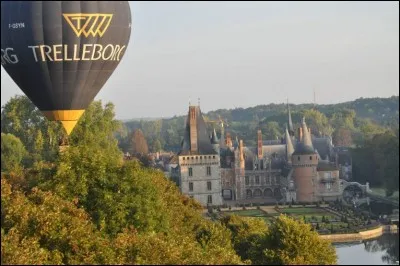 C'est Françoise d'Aubigné qui acheta ce bijou de style renaissance.