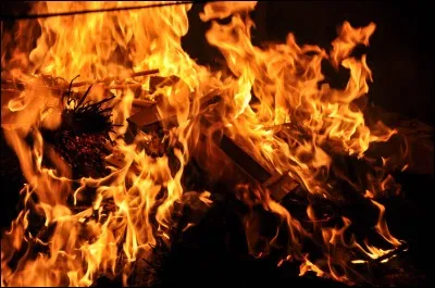 Qui chante "en feu" ?