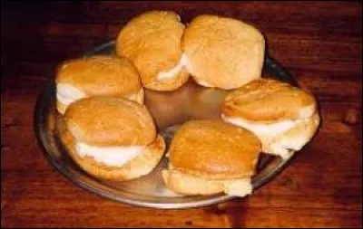 Ce sont deux petites génoises de forme ovale que l'on fourre d'une crème à base de sucre. Dans quelle ville de l'Isère fabrique-t-on les "bouffettes" ?