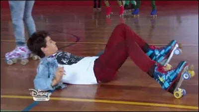 Dans quelle &eacute;pisode Simon se blesse-t-il au poignet ?