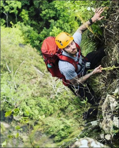 À quelle comédie musicale M. Pokora a-t-il participé ?