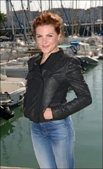 Quel &acirc;ge a Emma (Anne-Elizabeth Blateau) ?