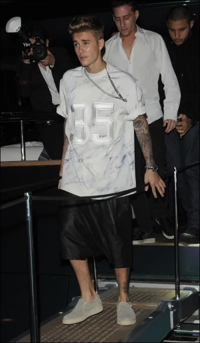 Quelle(s) marque(s) de chaussures pr&eacute;f&egrave;re-t-il ?