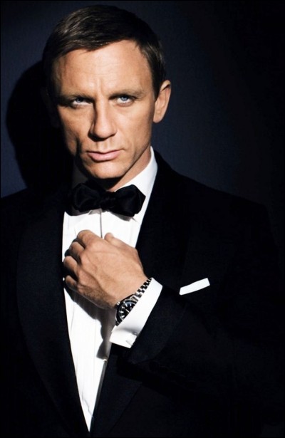 Qui joue le rôle de James Bond dans le film "007 Spectre" ?