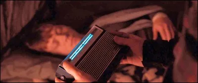 Quel est le mot de passe que Ron finit par trouver pour accéder à l'émission radio de résistance Potterveille, dans les Reliques de la Mort ?