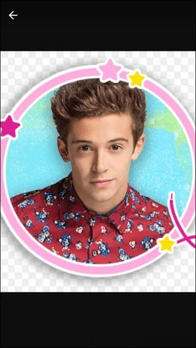 Au début de la saison, avec qui Matteo sort-il ?