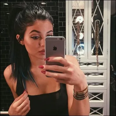 Avec quel célèbre rappeur sort Kylie Jenner début 2017 ?