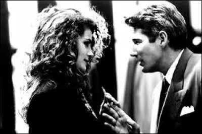 Comment s'appelle son hôtel luxueux ?