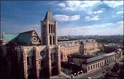 Qui fonda l'abbaye de Saint-Denis ?