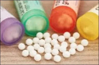 C'est un médecin qui traite selon les principes de la médecine moderne, par opposition à l'homéopathie. C'est un ...