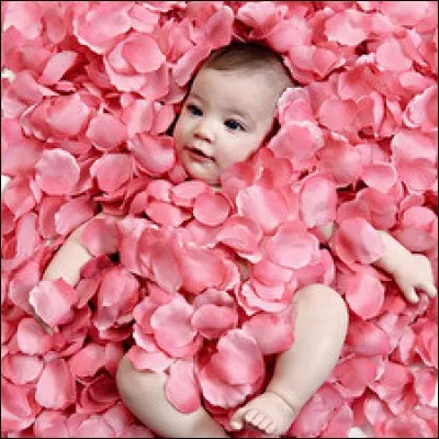 Sur quelle partie de son visage son rire se perd-il ?