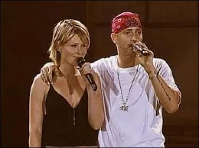 En 2000, avec quelle chanteuse le rappeur Eminem partage-t-il un duo sur la chanson "Stan" ?