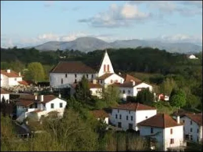 Nous terminons notre balade en Nouvelle-Aquitaine, à Villefranque. Ville basque de l'aire urbaine Bayonnaise, elle se situe dans le département ...