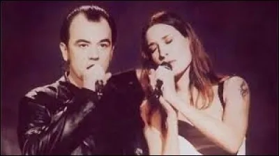En 1998, avec quelle chanteuse Pascal Obispo partage-t-il un duo sur la chanson "Les meilleurs ennemis" ?