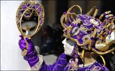 Pour quoi la ville de Venise est-elle connue ?