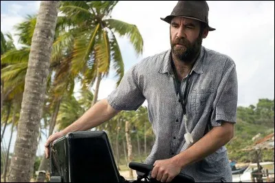 Comment Tennyson va-t-il tuer le militaire lors de la fête ?