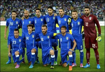 Qui est le gardien de but de l'équipe de football italienne ?