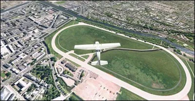 Sur quel hippodrome Ourasi a-t-il fait ses débuts en finissant 9ème le 30 octobre 1982 ?