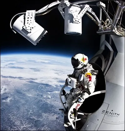 L'Autrichien Félix Baumgartner a réalisé le saut en chute libre le plus haut. Depuis quelle altitude a-t-il sauté ?