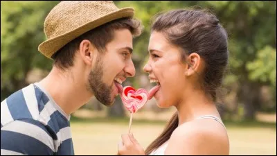 As-tu déjà partagé quelque chose avec ton amour (jouets, nourriture, etc.) ?