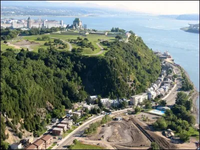 Les Français ont perdu la Nouvelle-France aux mains des Anglais lors de la Bataille des Plaines d'Abraham (13 septembre 1759), sur le promontoire du Cap Diamant à Québec. Qui était cet Abraham ?