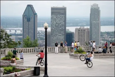 Montréal est la métropole du Québec. D'où vient son nom ?