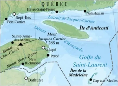 L'île d'Anticosti, ayant la taille de la Corse, est située dans le Golfe St-Laurent. Pourquoi est-elle réputée ?