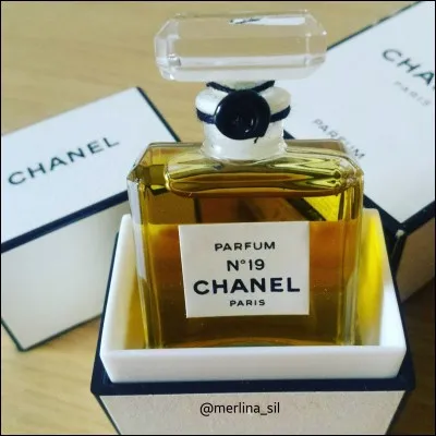Pourquoi le parfum n°19 de Chanel porte-t-il ce numéro ?