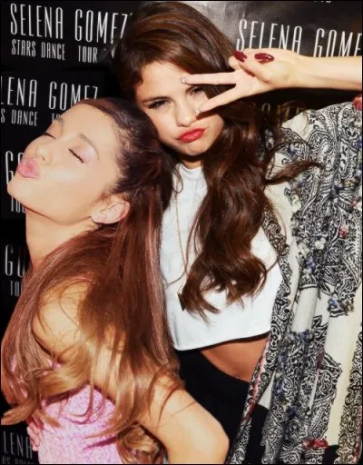 Qui est avec Ariana ?